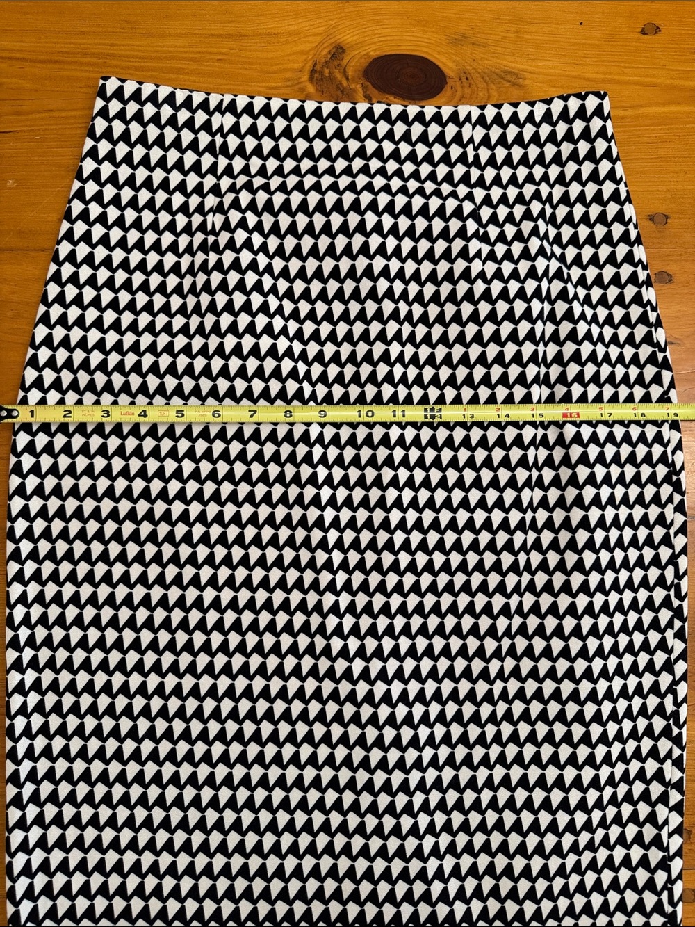 Banana Republic pencil skirt, black and ivory hounds tooth, - Picture 11 of 13